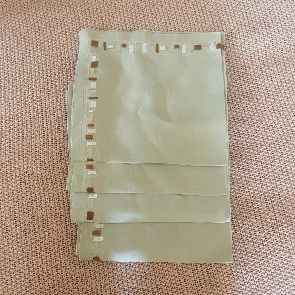Kim Seybert Napkins Set Of 4 Tan/Gold Color